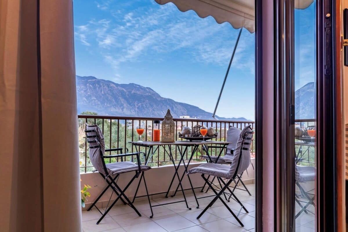 Amalia'S Serendipity - City Lights & Mountain Vistas Kalamata Exterior photo