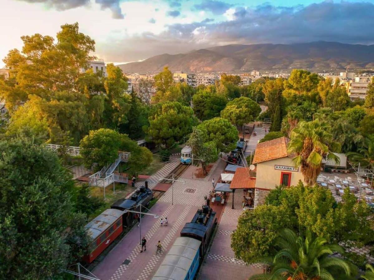 Amalia'S Serendipity - City Lights & Mountain Vistas Kalamata Exterior photo