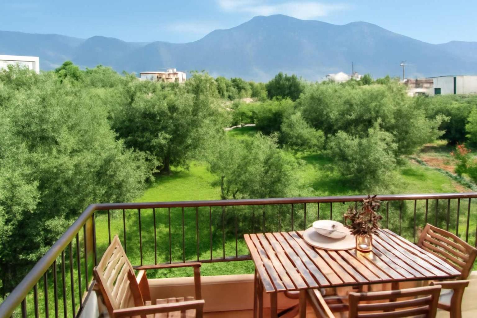 Amalia'S Serendipity - City Lights & Mountain Vistas Kalamata Exterior photo